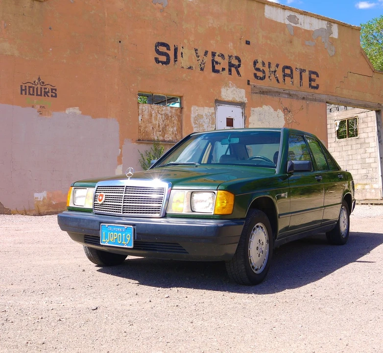 1984 Mercedes-Benz W201 190 - Image 2 of 31