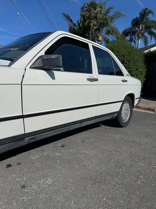1984 Mercedes-Benz 190E - Image 7 of 11