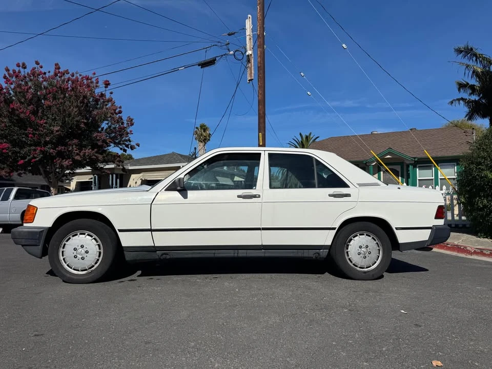 1984 Mercedes-Benz 190E - Image 2 of 11