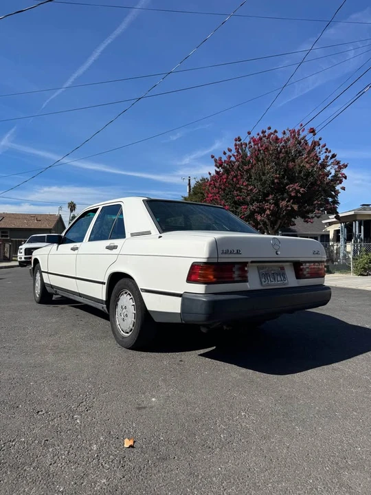 1984 Mercedes-Benz 190E - Image 3 of 11