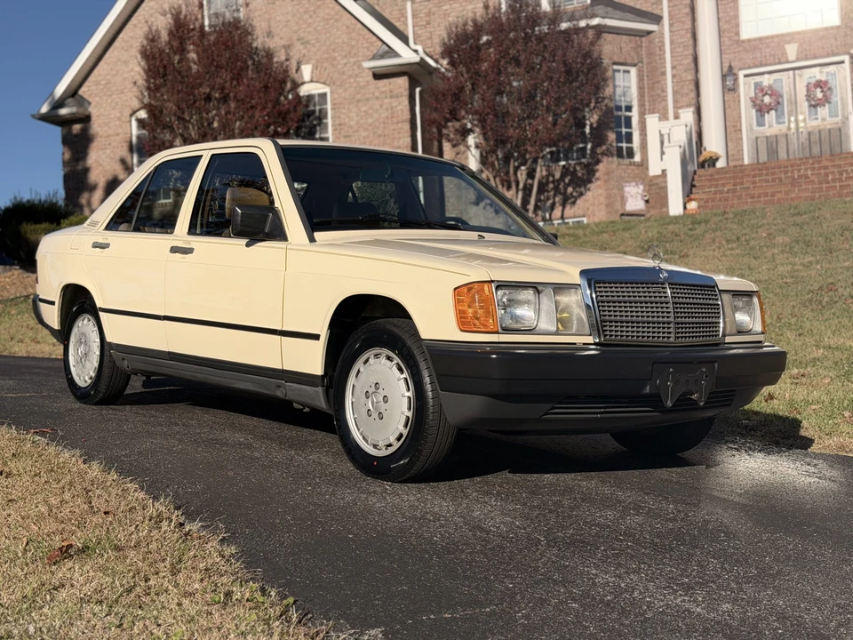 1984 Mercedes-Benz 190E - Image 10 of 31