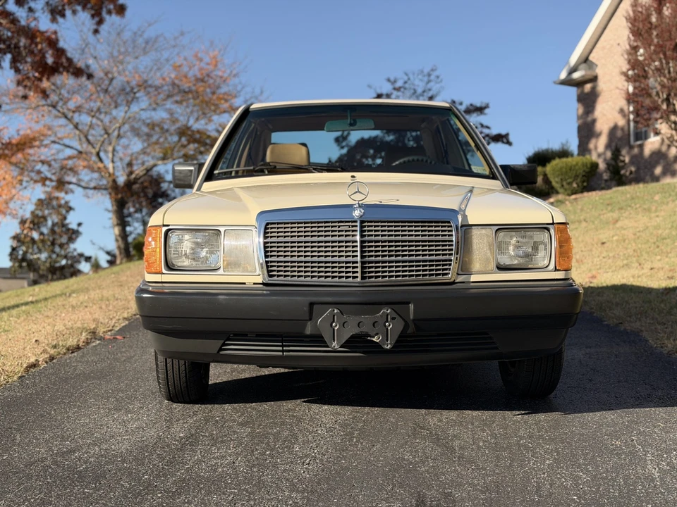 1984 Mercedes-Benz 190E - Image 11 of 31