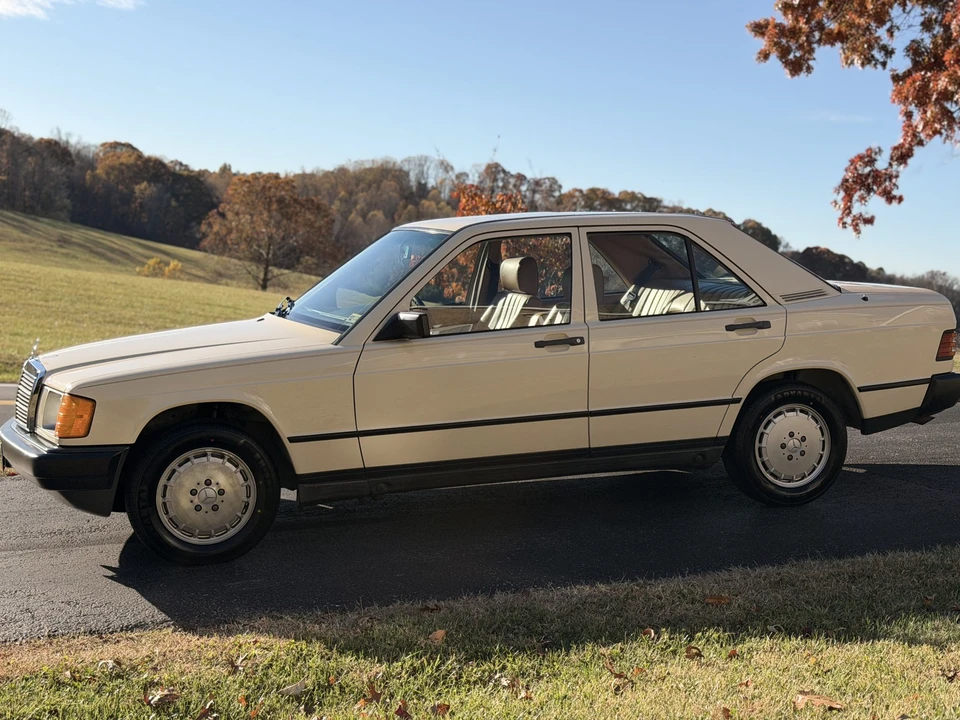 1984 Mercedes-Benz 190E - Image 3 of 31