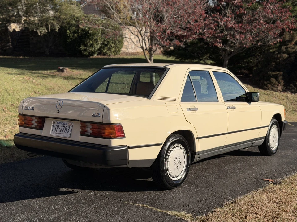 1984 Mercedes-Benz 190E - Image 7 of 31