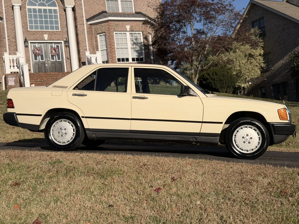 1984 Mercedes-Benz 190E - Image 8 of 31