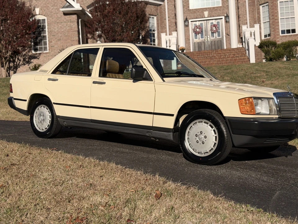 1984 Mercedes-Benz 190E - Image 9 of 31