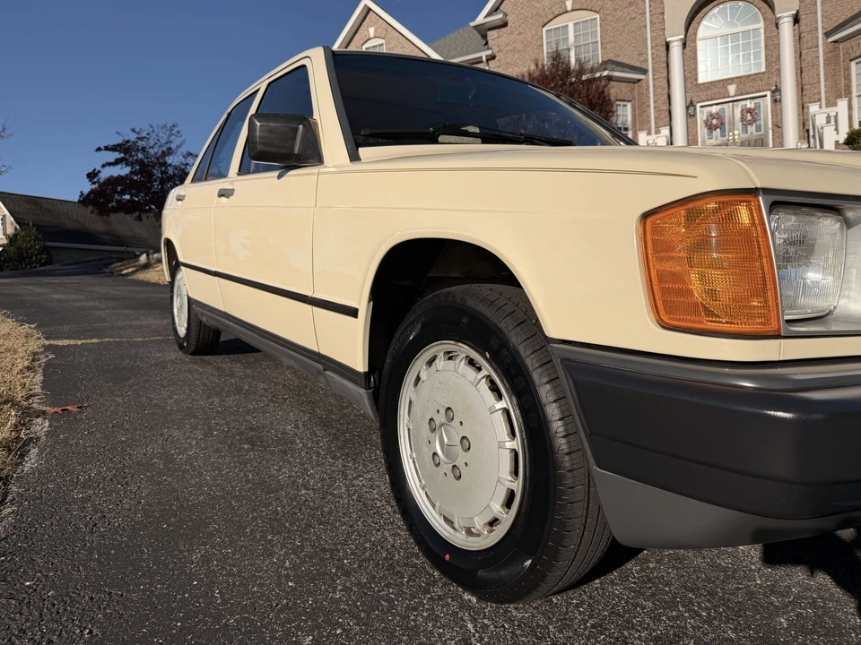1984 Mercedes-Benz 190E - Image 19 of 31