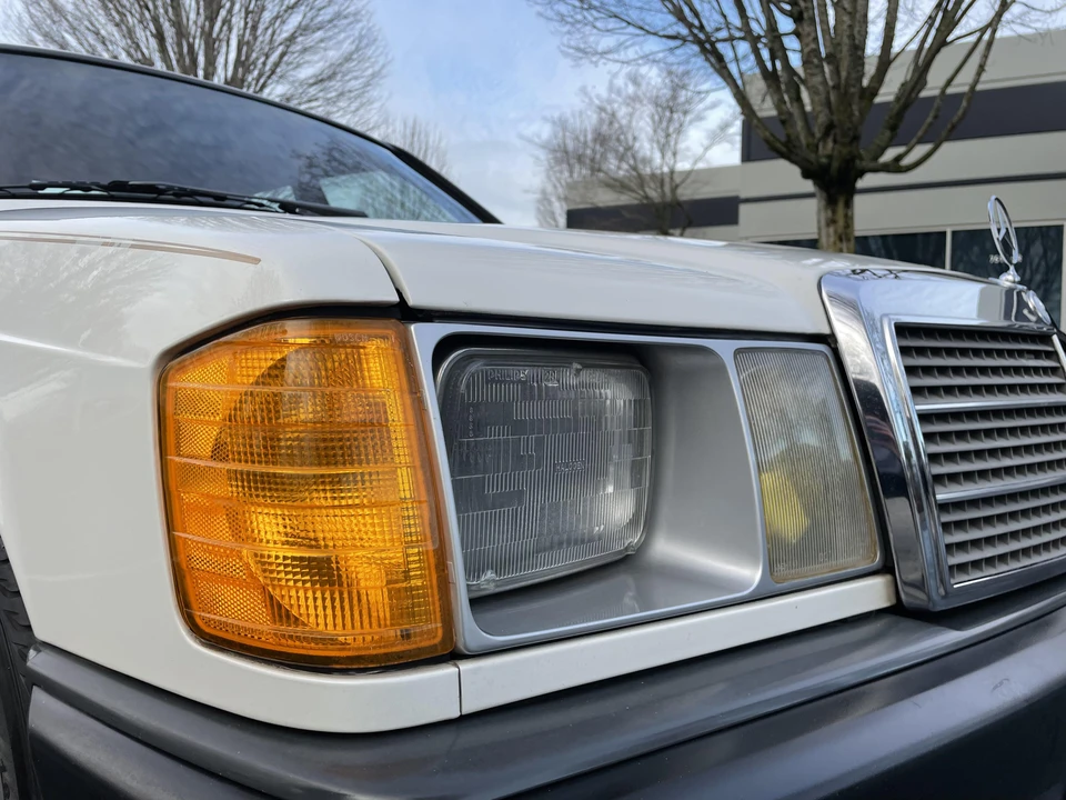 1984 Mercedes-Benz 190E - Image 13 of 31