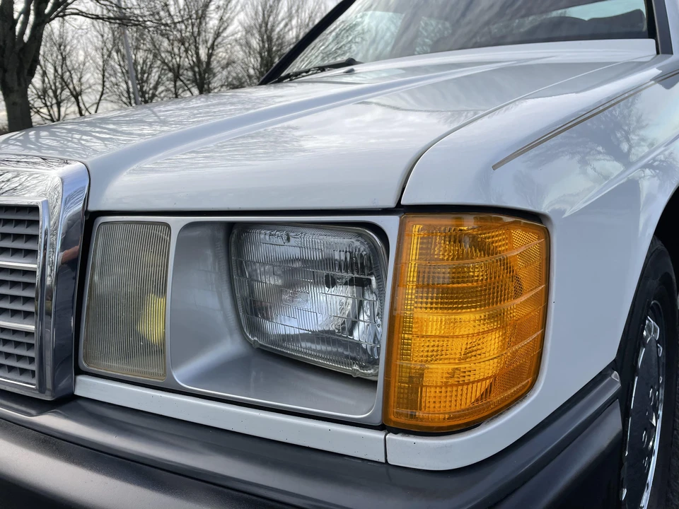 1984 Mercedes-Benz 190E - Image 16 of 31