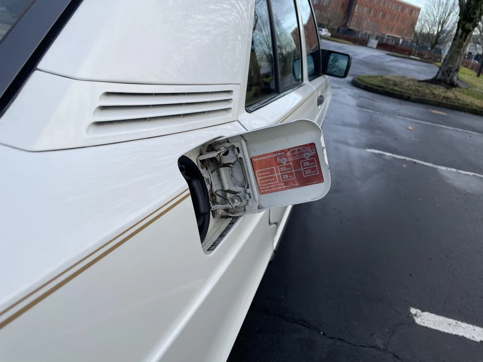 1984 Mercedes-Benz 190E - Image 26 of 31