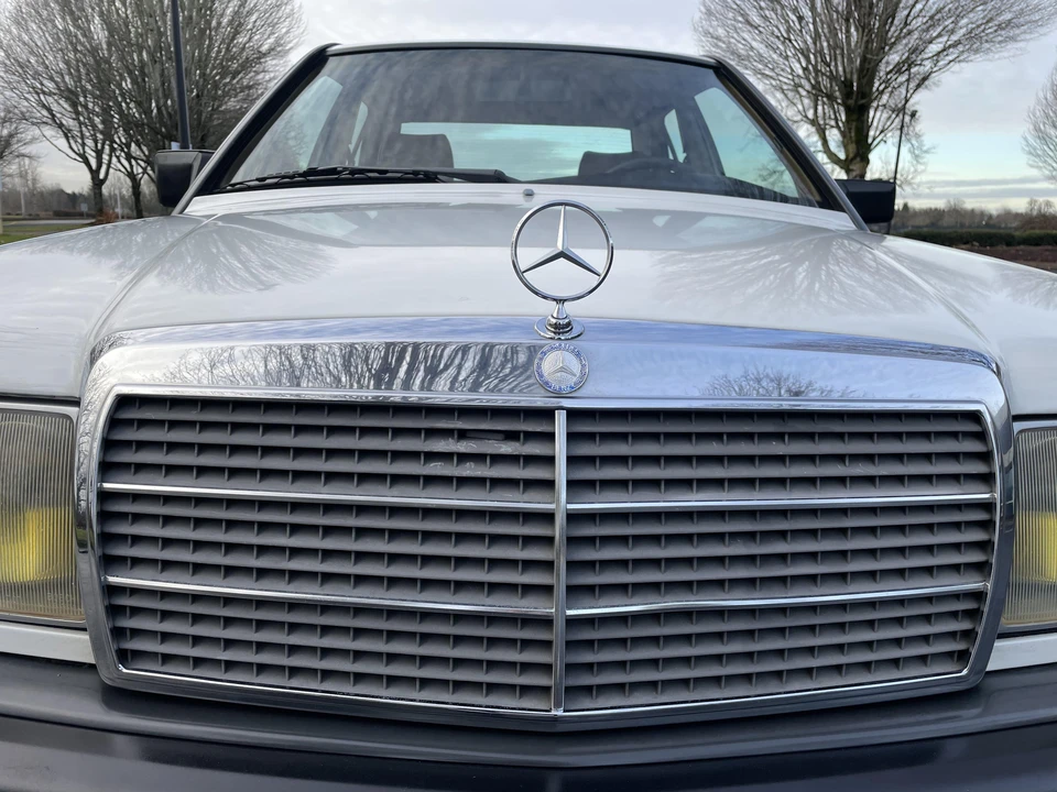 1984 Mercedes-Benz 190E - Image 15 of 31