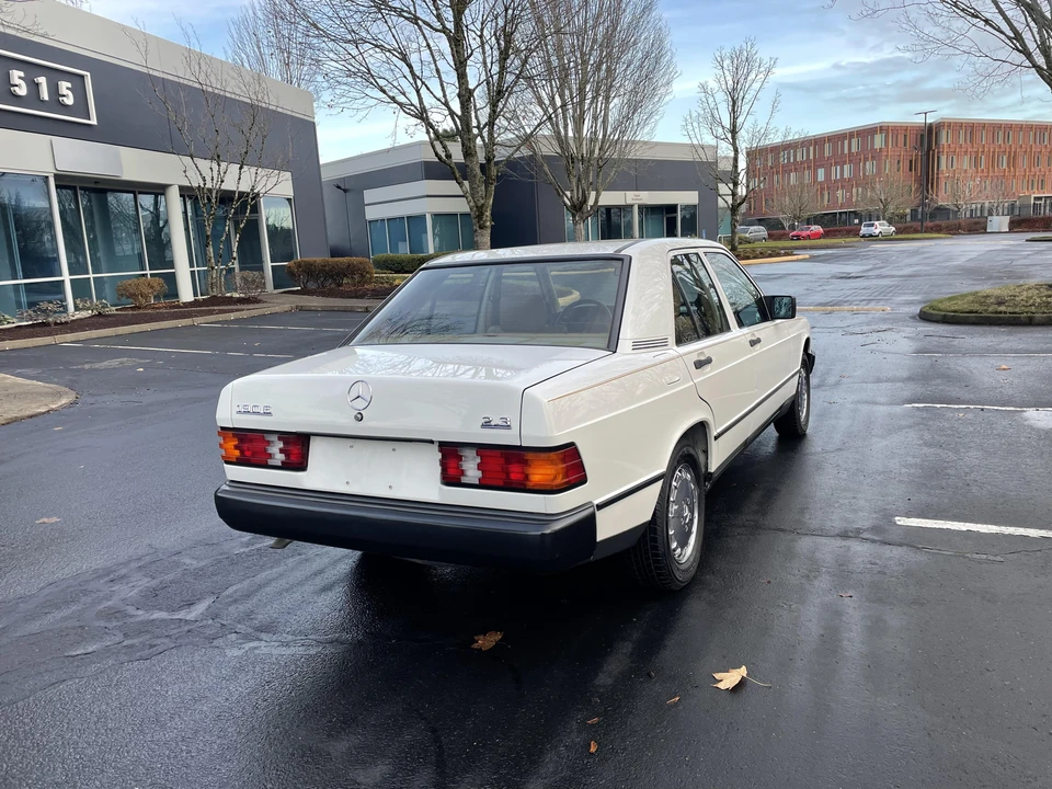 1984 Mercedes-Benz 190E - Image 10 of 31