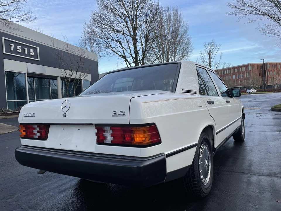 1984 Mercedes-Benz 190E - Image 11 of 31