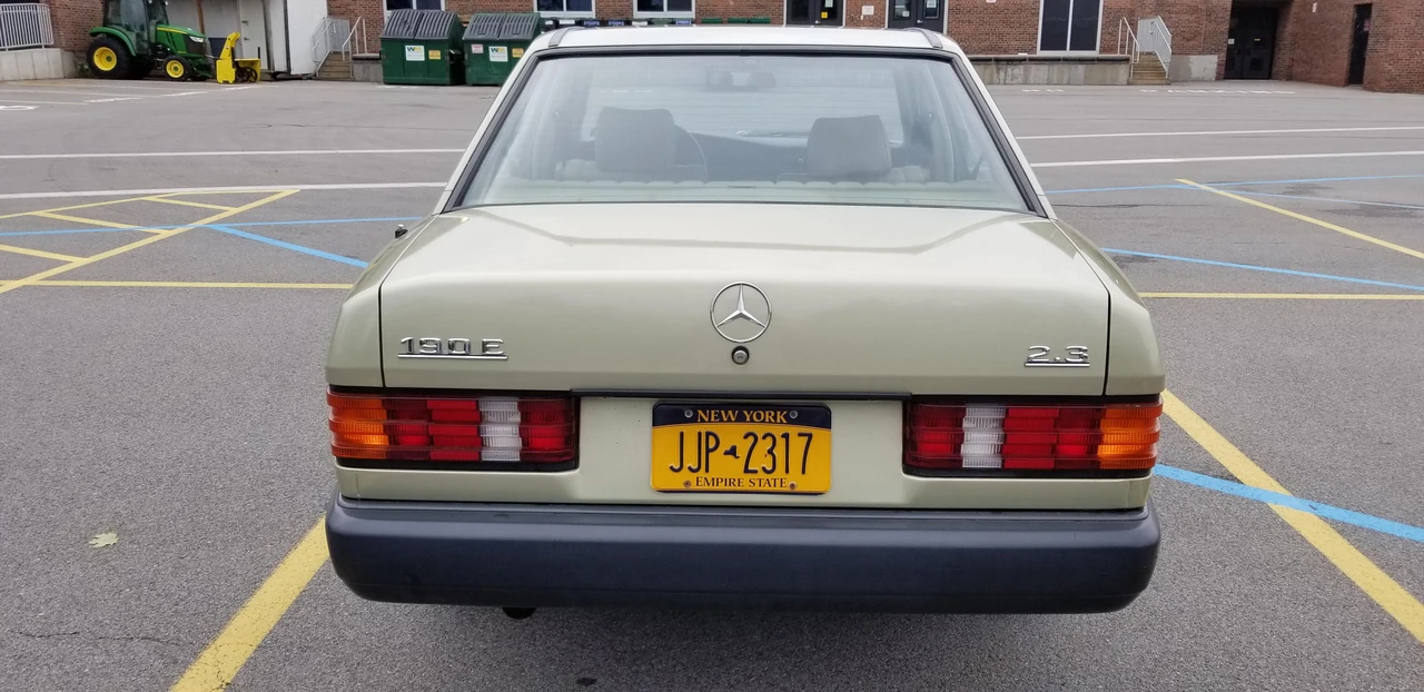 1984 Mercedes-Benz 190E - Image 10 of 31