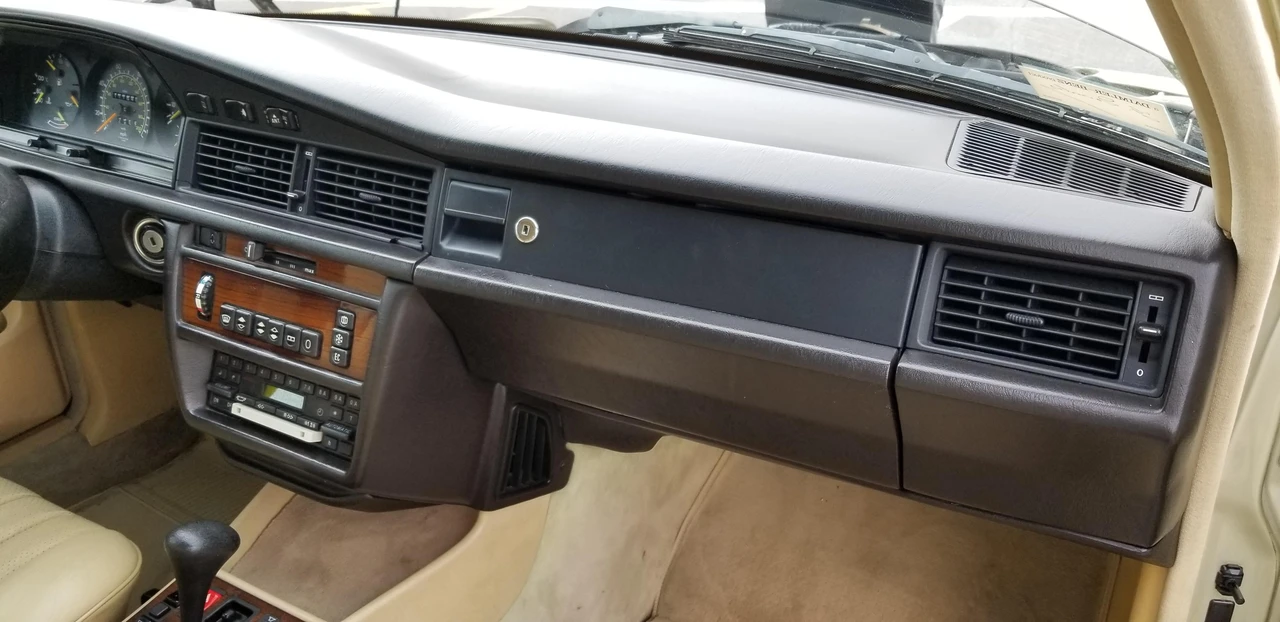 1984 Mercedes-Benz 190E - Image 28 of 31