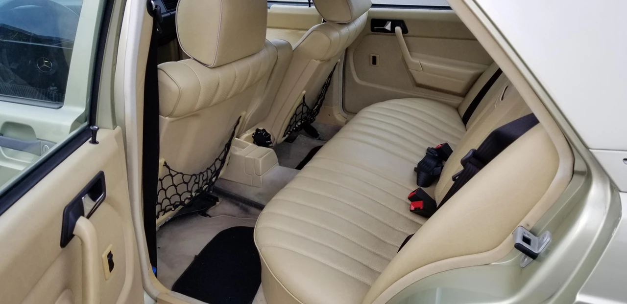 1984 Mercedes-Benz 190E - Image 29 of 31