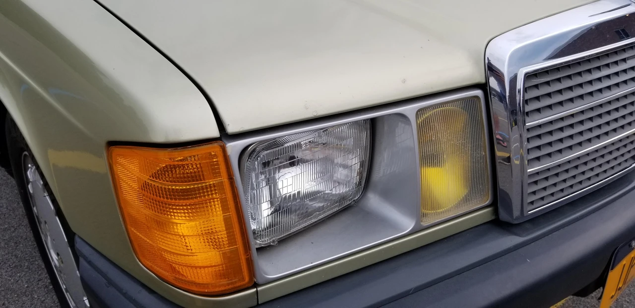1984 Mercedes-Benz 190E - Image 13 of 31