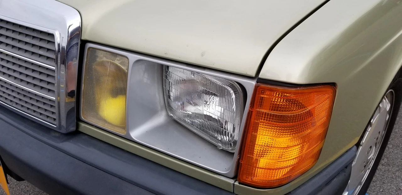 1984 Mercedes-Benz 190E - Image 12 of 31