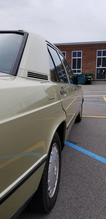 1984 Mercedes-Benz 190E - Image 17 of 31