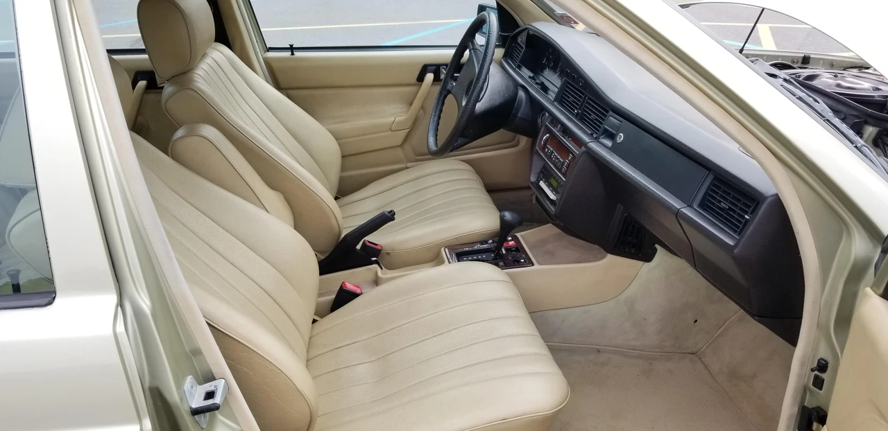 1984 Mercedes-Benz 190E - Image 25 of 31