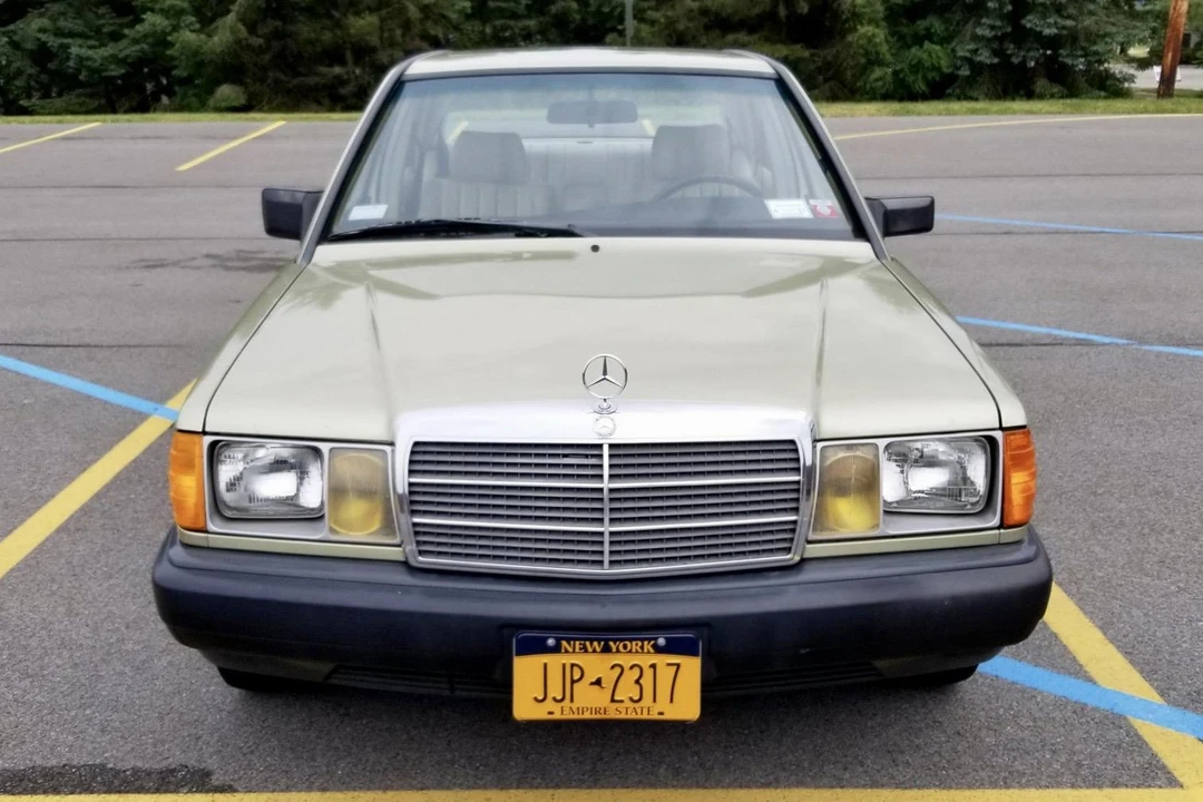 1984 Mercedes-Benz 190E - Image 2 of 31
