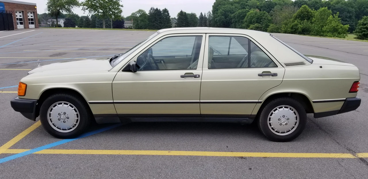 1984 Mercedes-Benz 190E - Image 8 of 31