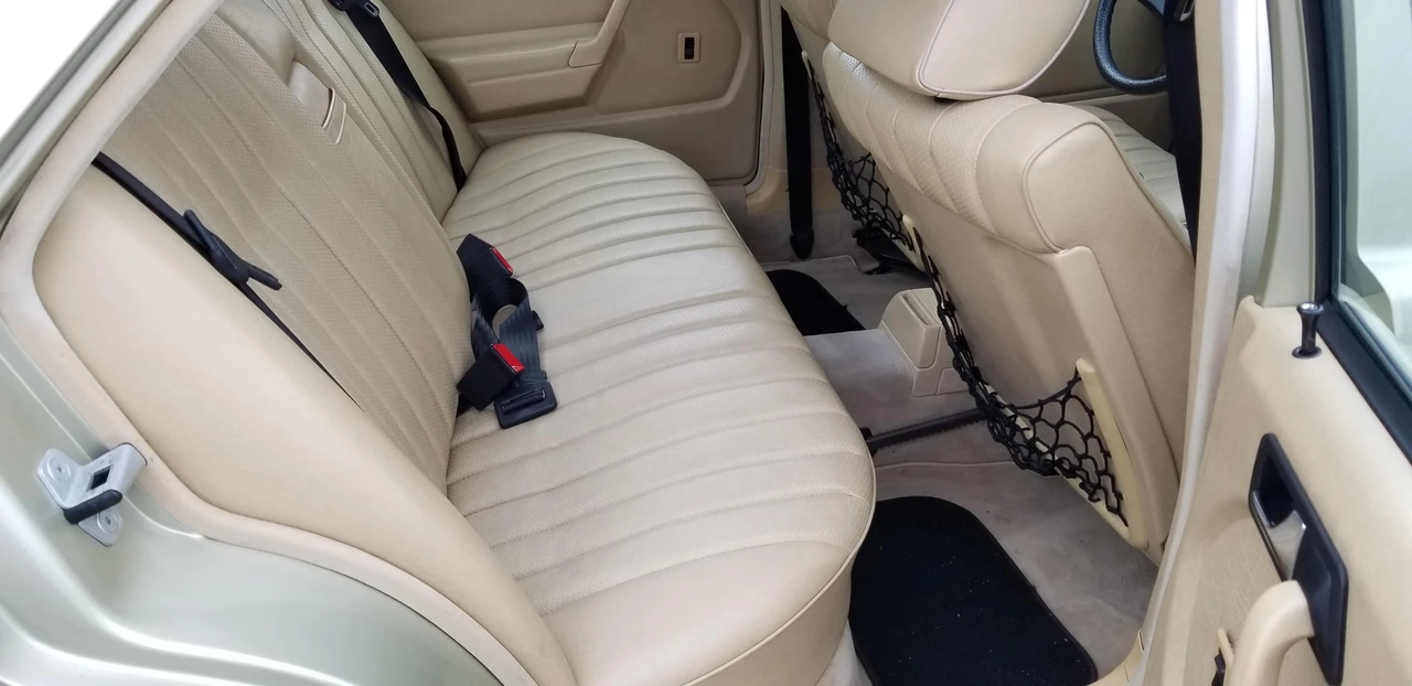 1984 Mercedes-Benz 190E - Image 30 of 31