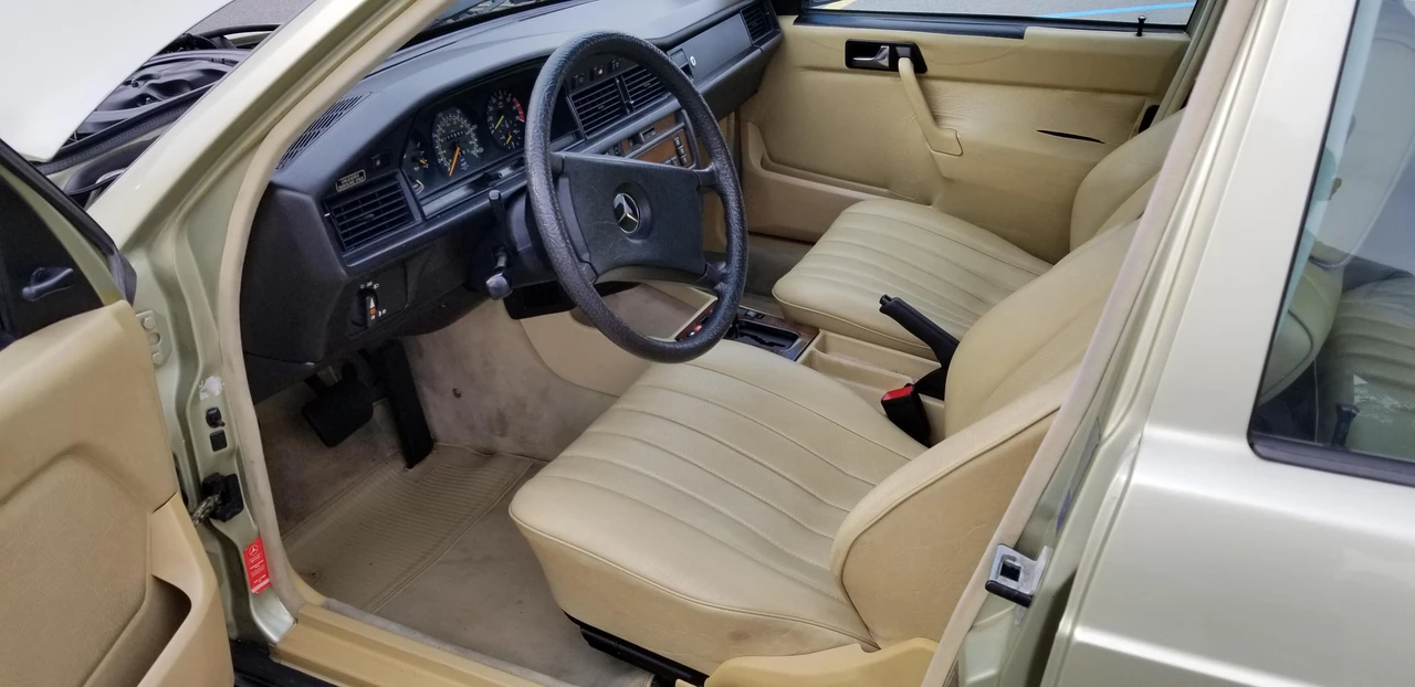 1984 Mercedes-Benz 190E - Image 22 of 31