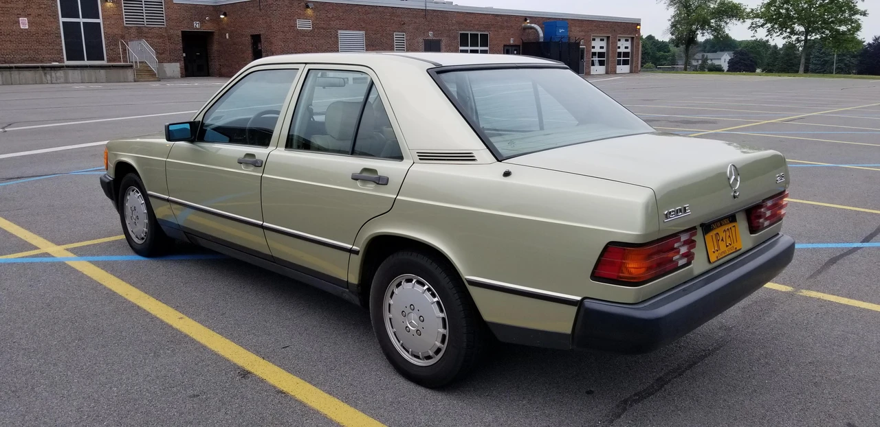 1984 Mercedes-Benz 190E - Image 7 of 31