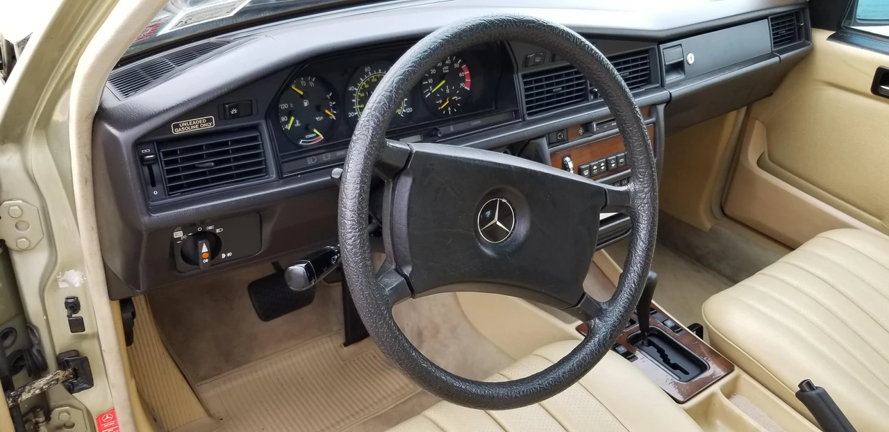 1984 Mercedes-Benz 190E - Image 23 of 31