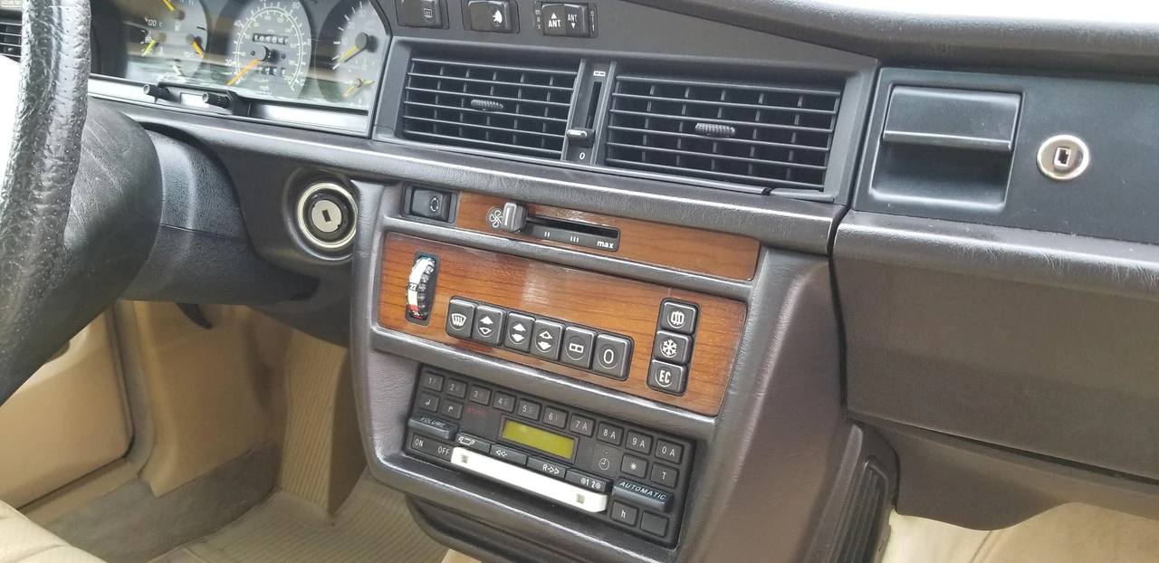 1984 Mercedes-Benz 190E - Image 27 of 31