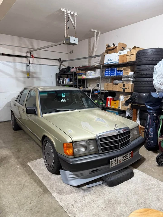 1984 Mercedes-Benz 190E - Image 14 of 15