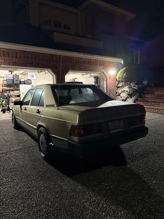 1984 Mercedes-Benz 190E - Image 8 of 15