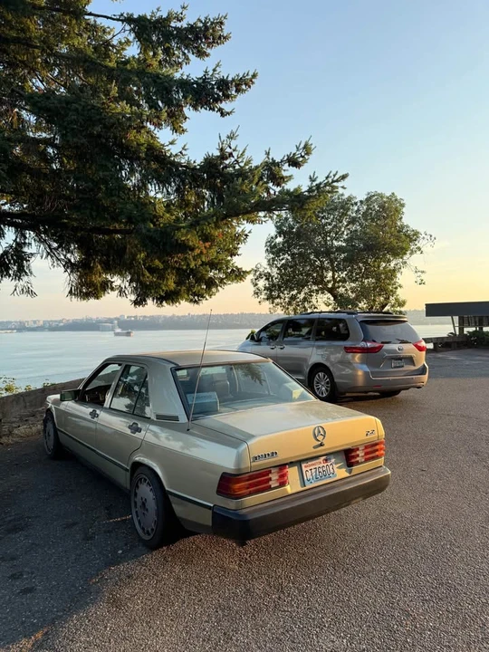 1984 Mercedes-Benz 190E - Image 12 of 15
