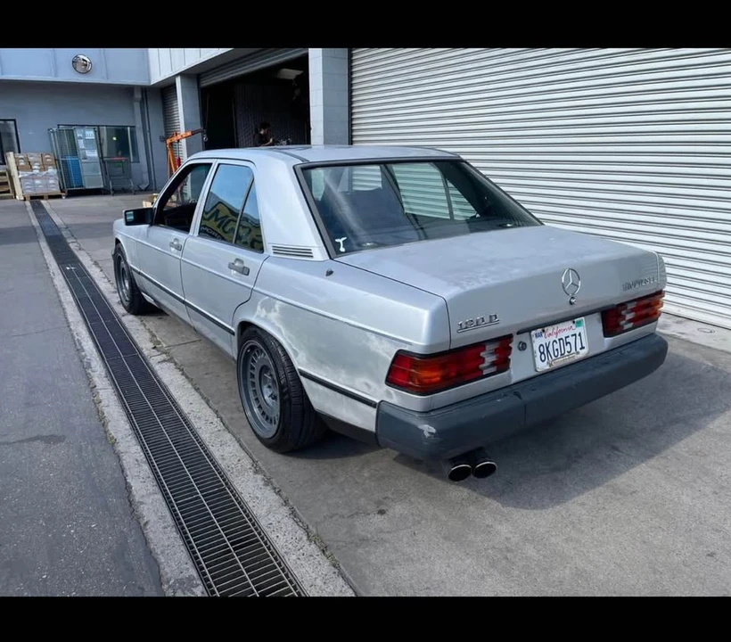 1984 Mercedes-Benz 190E - Image 2 of 10