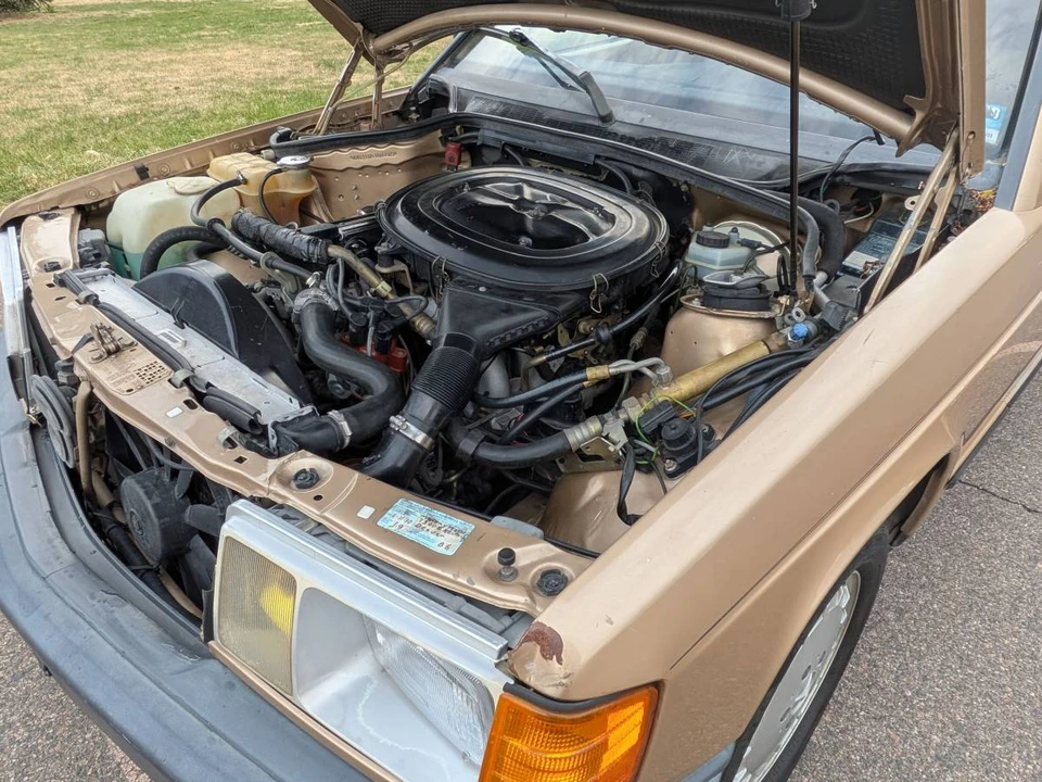1984 Mercedes-Benz 190E - Image 18 of 24