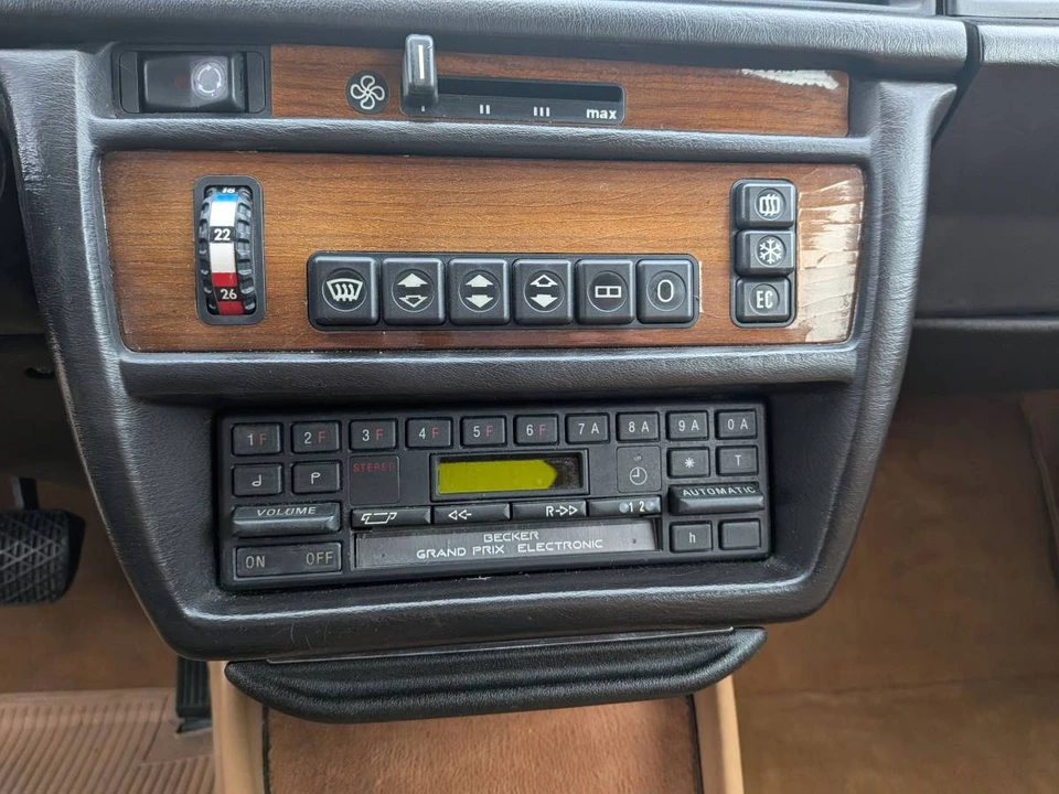 1984 Mercedes-Benz 190E - Image 13 of 24