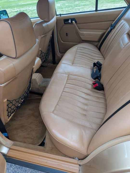 1984 Mercedes-Benz 190E - Image 8 of 24