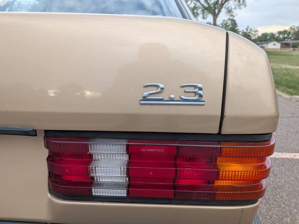 1984 Mercedes-Benz 190E - Image 21 of 24