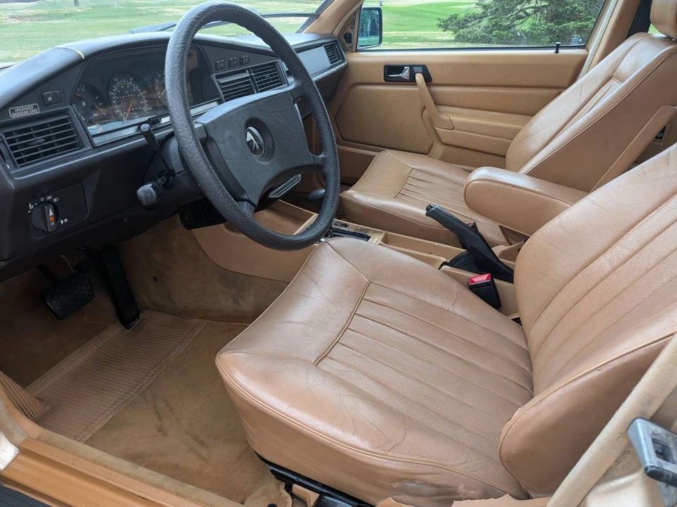 1984 Mercedes-Benz 190E - Image 11 of 24