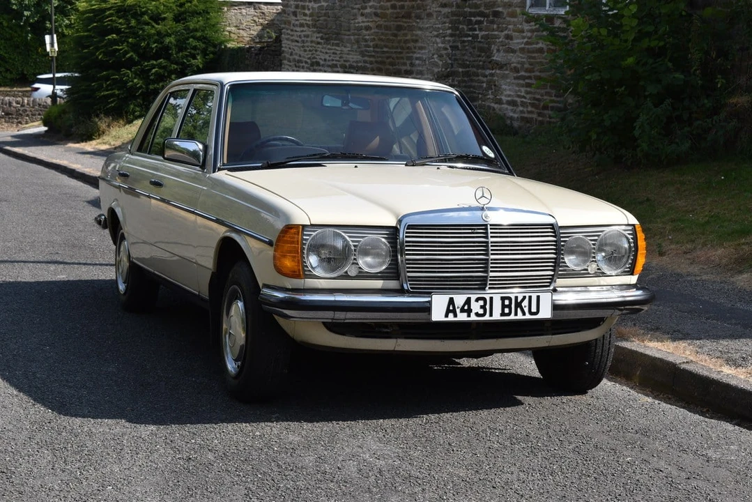 1984 Mercedes-Benz W123 Sedan - Image 7 of 30