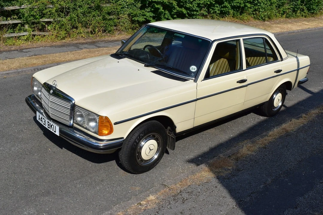 1984 Mercedes-Benz W123 Sedan - Image 6 of 30