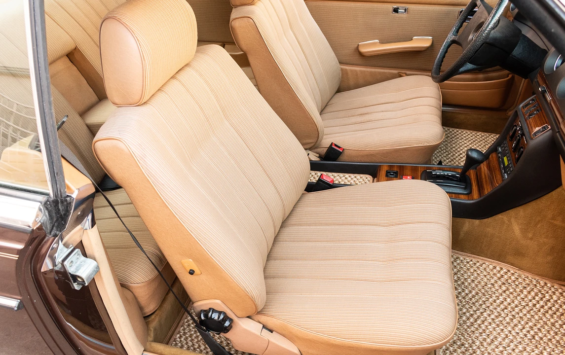 1984 Mercedes-Benz 190E - Image 16 of 31