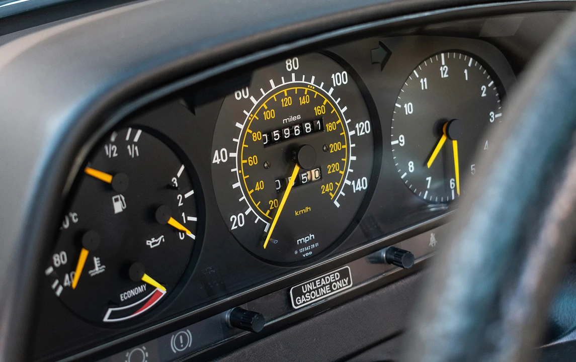 1984 Mercedes-Benz 190E - Image 12 of 31