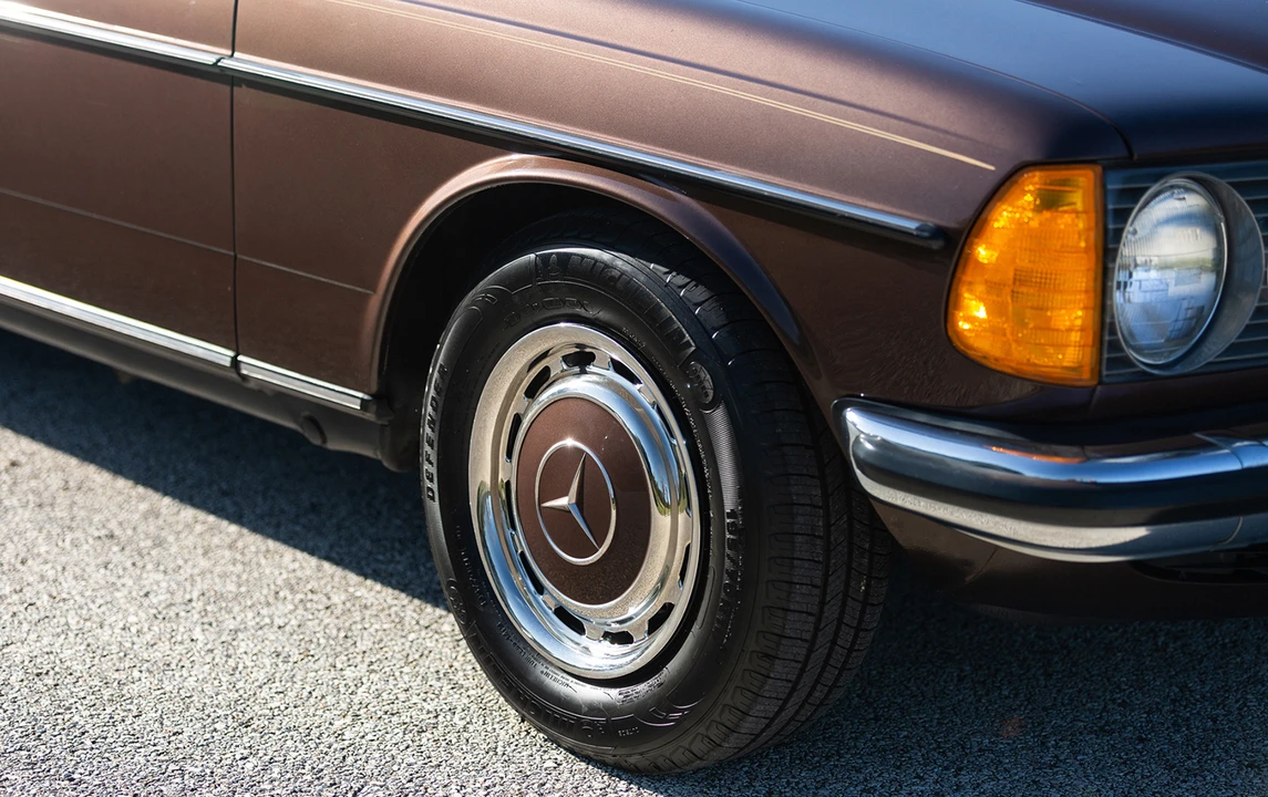1984 Mercedes-Benz 190E - Image 11 of 31