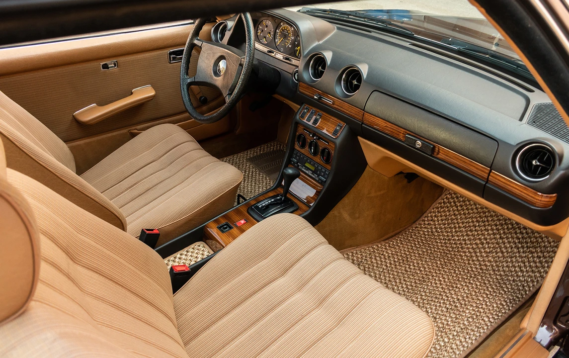 1984 Mercedes-Benz 190E - Image 13 of 31
