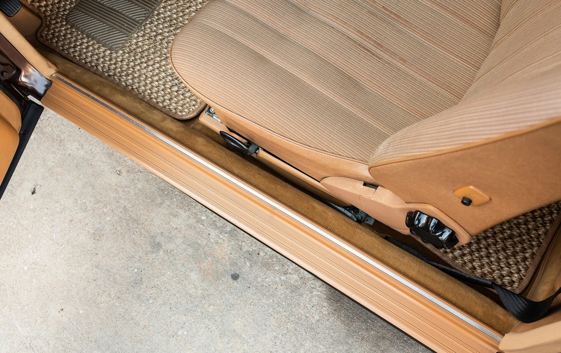 1984 Mercedes-Benz 190E - Image 29 of 31