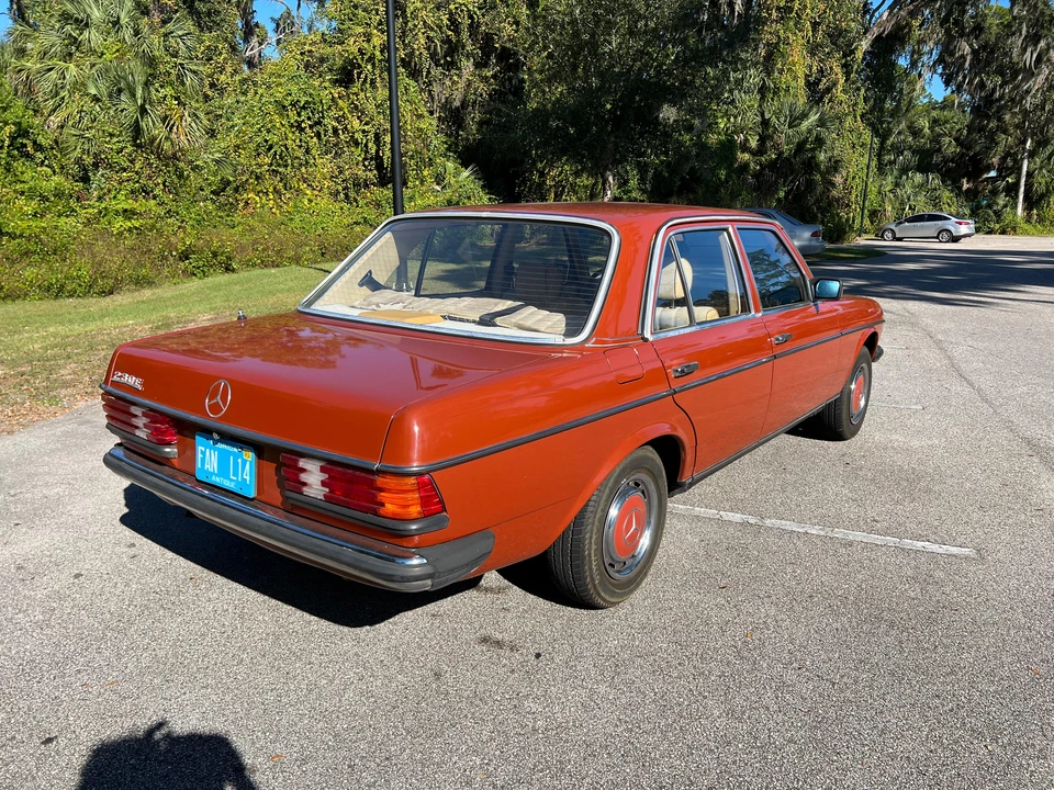 1984 Mercedes-Benz E-Class - Image 8 of 31