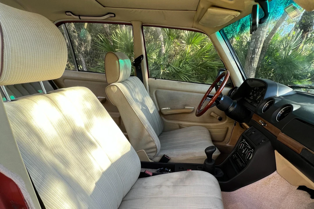 1984 Mercedes-Benz E-Class - Image 26 of 31