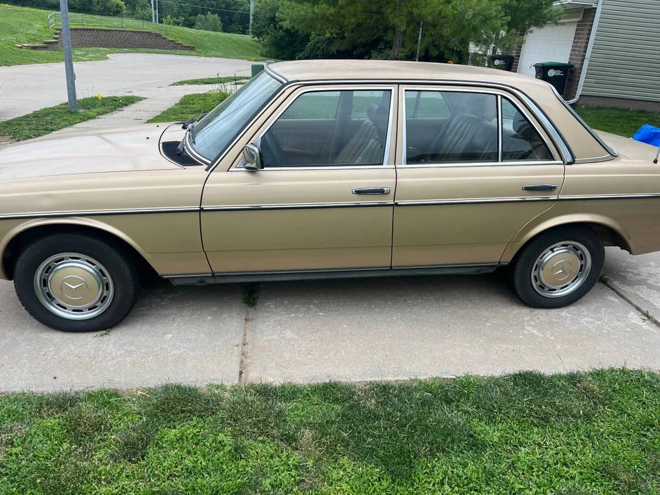 1984 Mercedes-Benz E-Class - Image 16 of 17